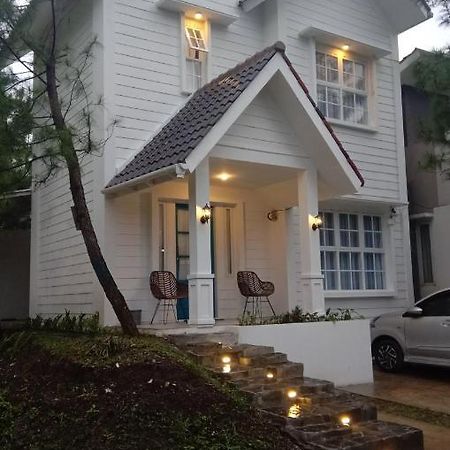 Alana Farmhouse Syariah Villa Garut Exterior foto